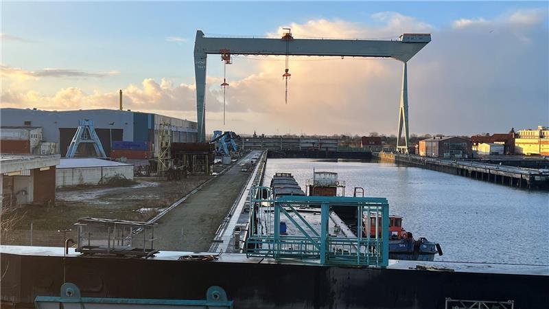 Die SPD Neuenfelde will mit der Ausbaggerung auch den Industriestandort auf der insolventen Sietas-Werft von 1635 sichern.