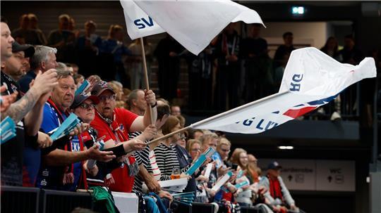 Die SVG-Fans bejubelten ihr Team auch für den zweiten Platz in der deutschen Meisterschaft.