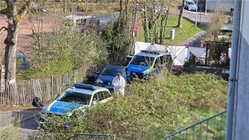 Die Sackgasse führt zu einer Treppe.