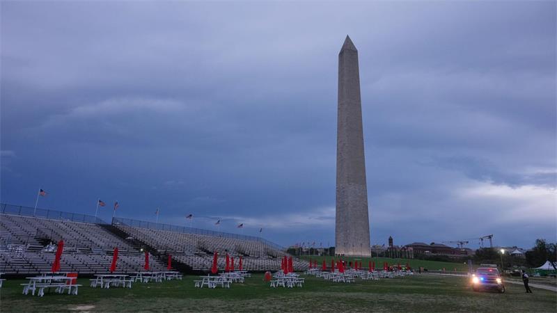 Die „Salute to America“-Bühne wurde wegen Gewitter geräumt.
