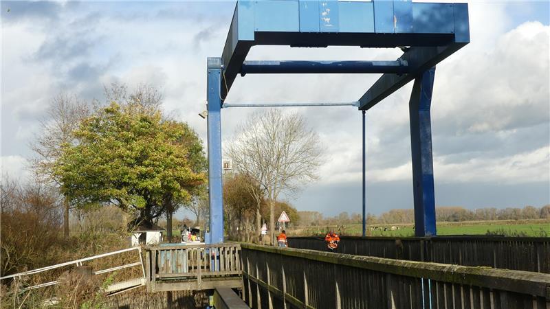 Die Sanierung der Klappbrücke in Dornbusch soll 1,8 Millionen Euro kosten.