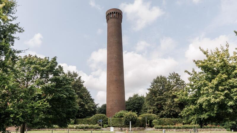 Historischer Wasserturm fertig saniert Die Sanierung des historischen Wasserturms ist nach neun Monaten abgeschlossen.