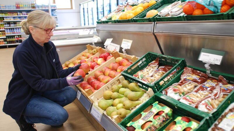 Die Sauensieker Marktleiterin Regina Tille legt großen Wert auf Produkte aus der Region.