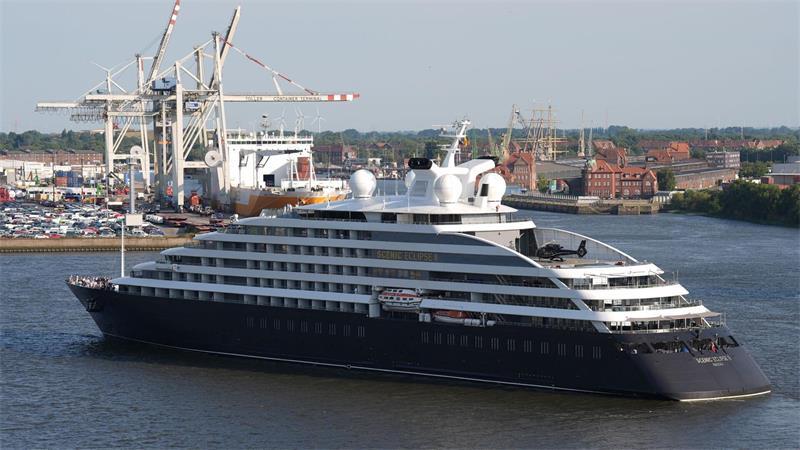 Luxuskreuzfahrtschiff begeistert auf Fahrt nach Hamburg Die „Scenic Eclipse II“ bietet Platz für knapp 230 Gäste.