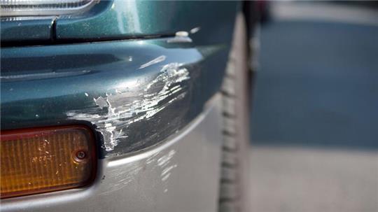 Die Schadenshöhe der zerkratzten Autos ist noch unbekannt. (Symbolbild)