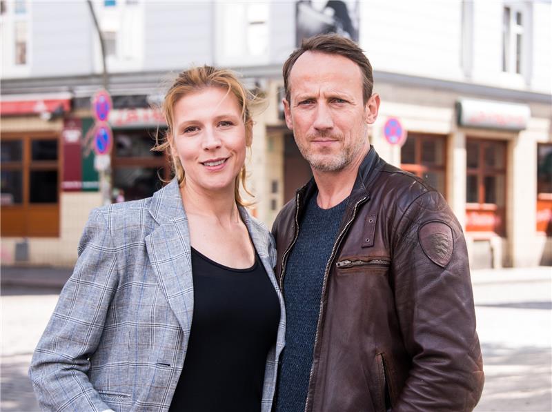 Die Schauspieler Franziska Weisz und Wotan Wilke Möhring. Foto: Daniel Bockwoldt/dpa