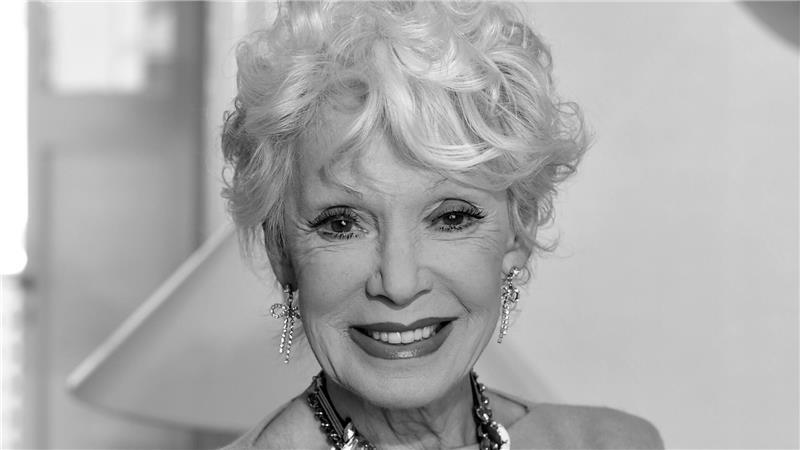 Die Schauspielerin Anita Kupsch im Wohnzimmer ihrer Wohnung. Die Berliner Schauspielerin ist am 03.07.2025 im Alter von 85 Jahren gestorben.