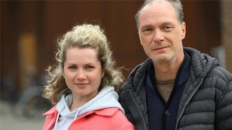 So geht es beim Dresdner „Tatort“-Team weiter Die Schauspielerin Cornelia Gröschel und der Schauspieler Martin Brambach - hier bei Dreharbeiten zu einem MDR-„Tatort“, der in etwa einem Jahr zu sehen sein soll.