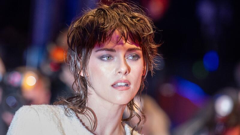 Kristen Stewart mit Oscar Isaac in Vampir-Thriller Die Schauspielerin Kristen Stewart wird in dem neuen Horror-Film „Flesh of the Gods“ von Panos Cosmatos mitspilen.