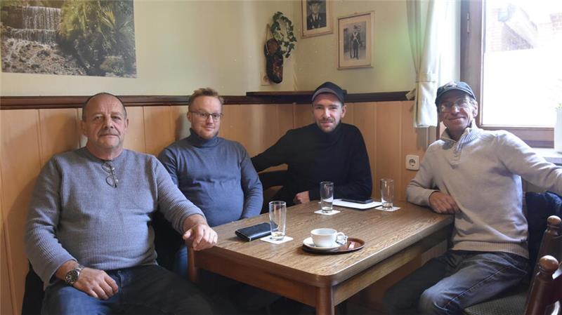 Für Schausteller ist der Horneburger Herbstmarkt Pflicht Die Schausteller Frank Luttkau, Kim Greger, David Bode und Roman Brühl freuen sich auf den Tag in Horneburg.