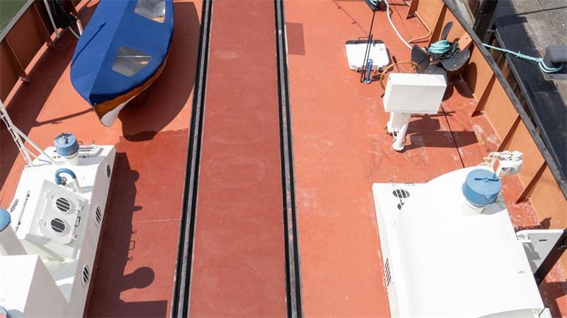 Die Schienen bieten Platz für mehrere Waggons.