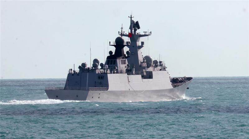 Die Schiffe befinden sich in internationalen Gewässern - könnten aber eine Gefahr für den Luftverkehr sein.