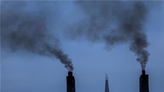 Die Schifffahrt trägt zu schätzungsweise drei bis vier Prozent der CO2-Emissionen der EU bei. (Illustration)