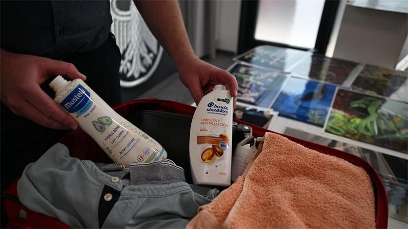 Die Schlangen steckten in Shampoo-Flaschen.
