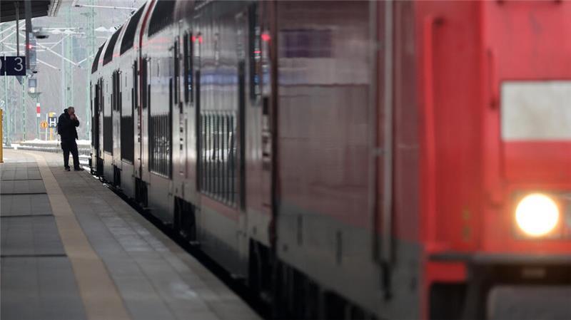 Die Schlichtungsstelle Reise & Verkehr vermittelt vor allem bei Zug- und Flugproblemen, aber auch bei Zwist mit Fernbus- oder Schiffsunternehmen sowie Reisevermittlern.
