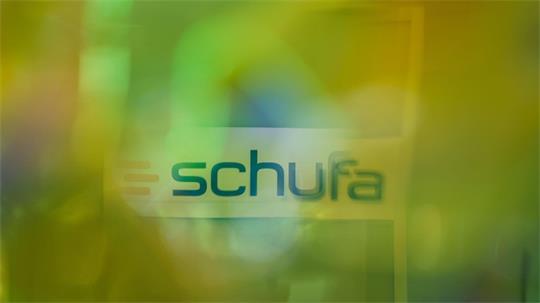 Die Schufa berechnet anhand gewaltiger Datenmengen, für wie kreditwürdig sie Verbraucher hält. Anlässlich ihres 100-jährigen Bestehens hat die Auskunftei einen tieferen Blick in ihre Geschichte zur Zeit des Nationalsozialismus (1933-1945) geworfen. (Symbolbild)