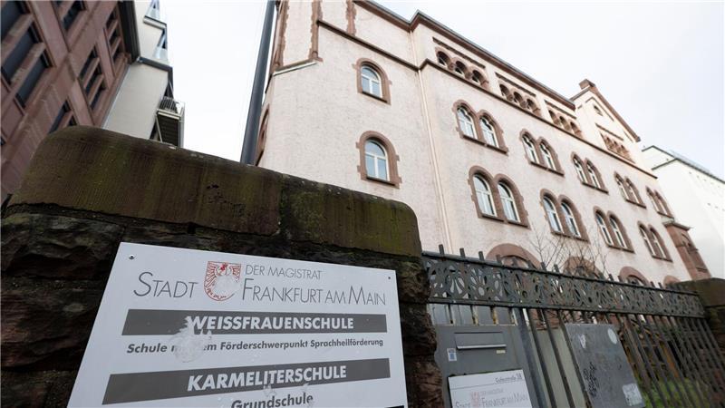 Die Schule des Jungen liegt am Rande des Frankfurter Bahnhofsviertels. 