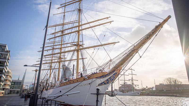 Die „Schulschiff Deutschland“ an ihrem Liegeplatz im Neuen Hafen von Bremerhaven.
