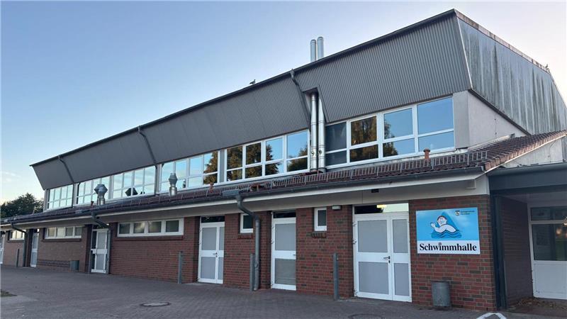Eissporthalle, Freibad, Schwimmhalle in Harsefeld: Ab 2026 steigen die Preise Die Schwimmhalle Ahlerstedt braucht mehr Fachpersonal.