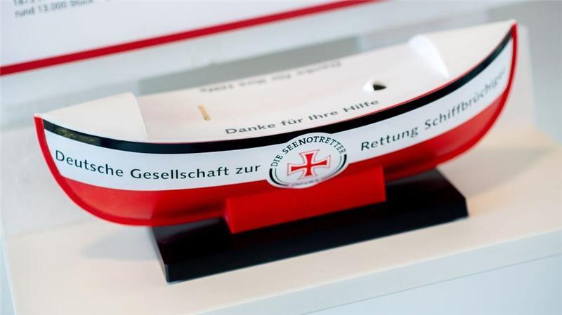 Die Seenotretter finanzieren ihre Einsätze nur mit Spenden. (Archivbild)