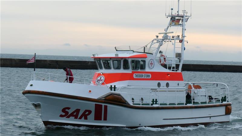 Die Seenotretter konnten die beiden Fischer aus der misslichen Lage befreien. (Symbolbild)