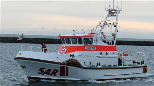 Die Seenotretter konnten die beiden Fischer aus der misslichen Lage befreien. (Symbolbild)