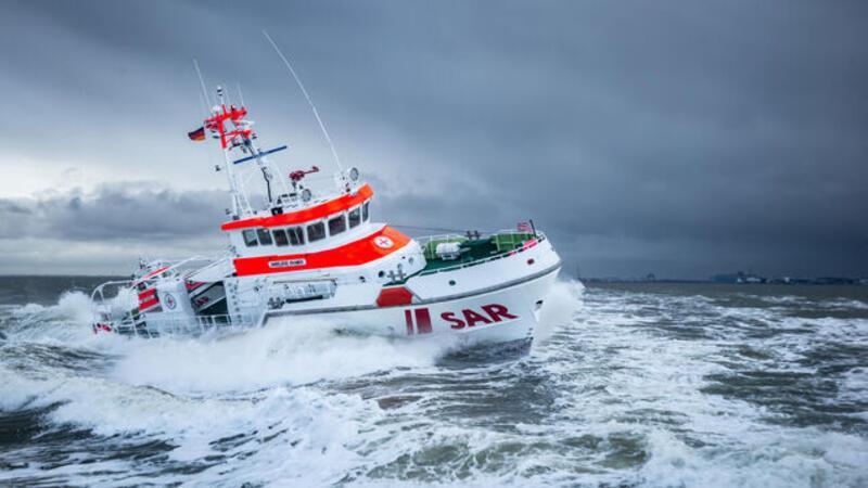 Sie sind jeden Tag im Einsatz: Die Arbeit der Seenotretter Die Seenotretter von Cuxhaven mit ihrer "Anneliese Kramer" - unterwegs, wenn andere Schutz suchen.