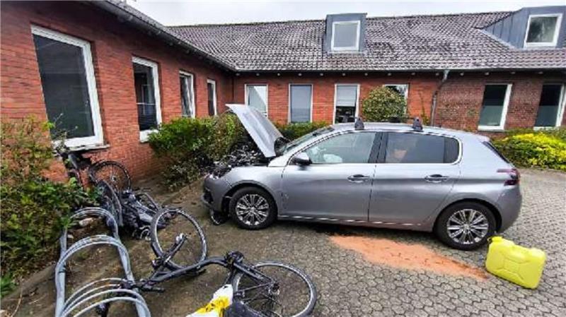 Die Seniorin soll laut Polizei Gas- und Bremspedal miteinander verwechselt haben.