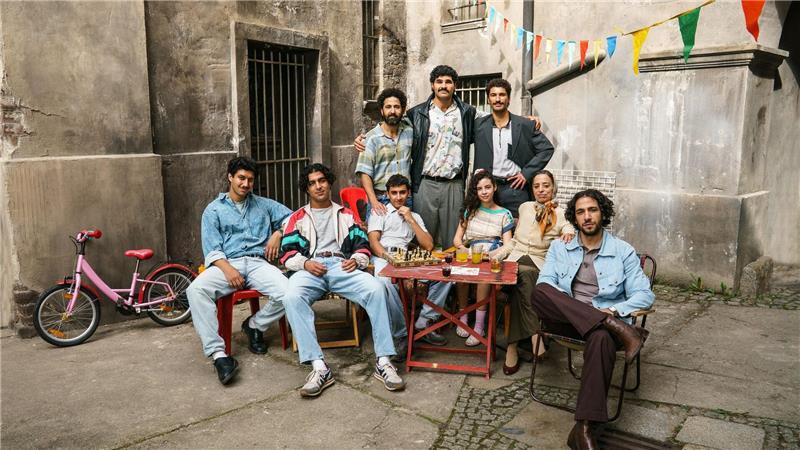 Die Serie „4 Blocks“ bekommt eine Vorgeschichte, die in den 1990ern spielen soll. (Handout)