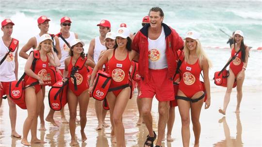 Die Serie „Baywatch“ lockte in den 1990ern weltweit Millionen Menschen vor die Fernseher.