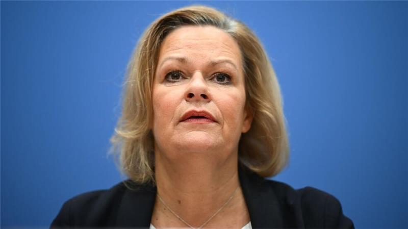 Die Sicherheitsbehörden hätten alle möglichen Bedrohungen auf Weihnachtsmärkten im Blick, sagte Nancy Faeser (SPD). (Archivfoto)