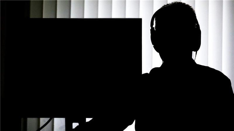 Die Sicherheitsbehörden sollen für bestimmte Zwecke Daten mit Hilfe von Künstlicher Intelligenz auswerten dürfen. (Symbolbild)