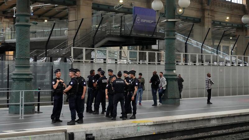 Angriff auf Bahnnetz vergrößert Sorgen rund um Olympia Die Sicherheitsmaßnahmen an Bahnhöfen wurden verstärkt.