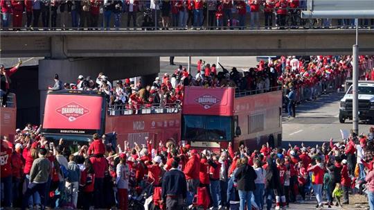 Die Siegesparade der Kansas City Chiefs wurde von Schüssen überschattet.
