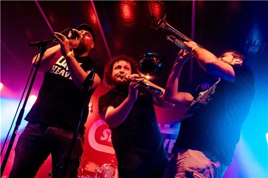 Die Ska-Punk-Band Sick Leave wird beim ersten „Rock-on-Festival“ von „Lust auf Kultur“ in der Altländer Festhalle in Jork spielen. Foto: Florian Nielsen