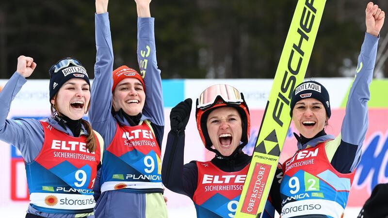 Die Skispringerinnen hoffen, dass bald eine Vierschanzentournee eingeführt wird.