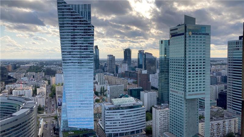 Präsidentenwahl in Polen: „Nach vorn oder zurück?“ Die Skyline der polnischen Hauptstadt Warschau - Polen hat in den vergangenen 20 Jahren einen enormen wirtschaftlichen Aufschwung verbucht. (Archivbild)