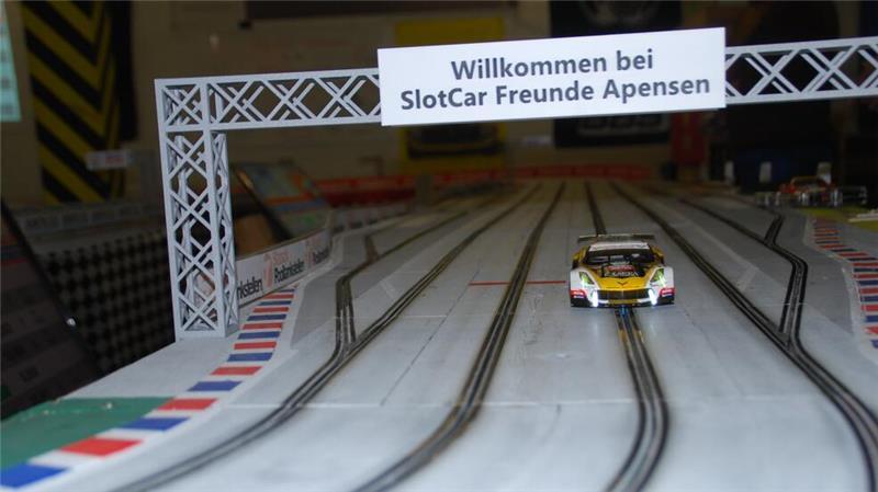 Die Slotcar-Freunde geben inzwischen als Verein Gas.