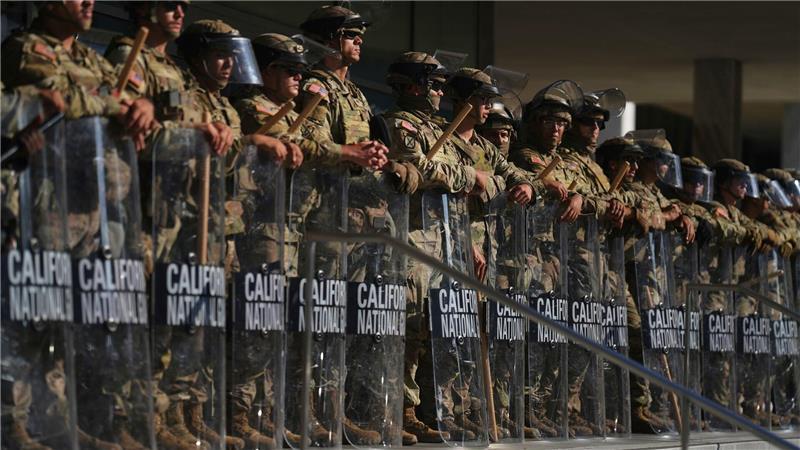 Texas: Gouverneur will Nationalgarde bei Protesten einsetzen Die Soldaten der kalifornischen Nationalgarde treffen nach und nach ein und sollen nach Trumps Willen so lange in der Stadt bleiben, bis es keine Gefahr mehr gebe.