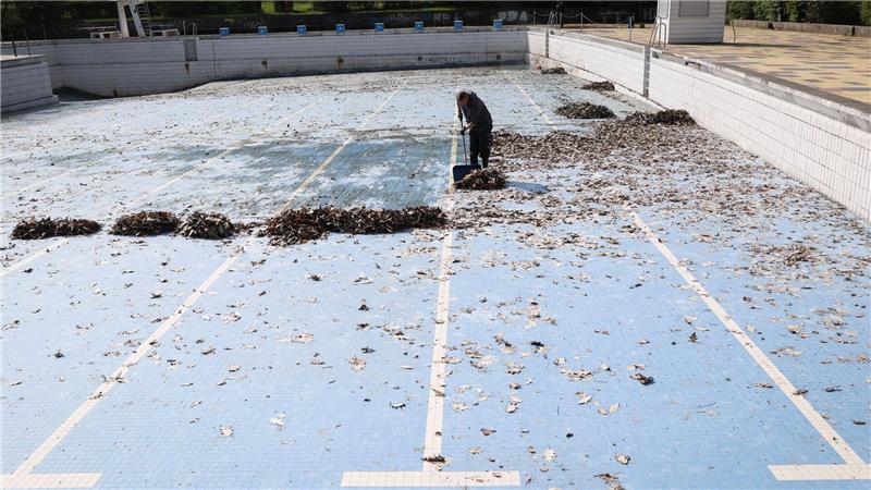Vorbereitungen für Freibadsaison laufen auf Hochtouren Die Sommerfreibäder öffnen frühestens in der zweiten Maihälfte.