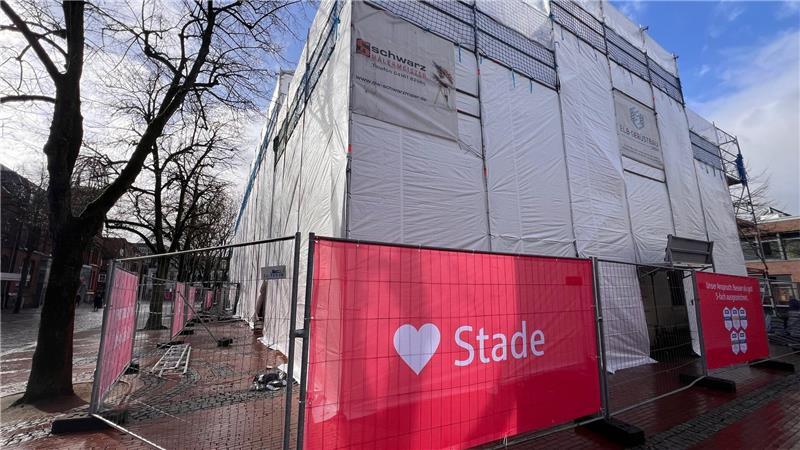 Die Sparkasse Stade-Altes Land zeigt ein Herz für Stade mit der Sanierung des zentralen Gebäudes in der Innenstadt - direkt neben der Hauptstelle.