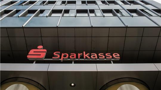 Die Sparkasse in Niedersachsen konnten 2025 bei Kreditvergabe und Kundeneinlagen zulegen. (Archivbild)