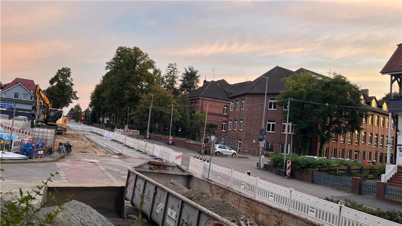 Harsefelder Straße in Stade wird kurzzeitig voll gesperrt Die Sperrung soll noch vor dem Wochenende aufgehoben werden.