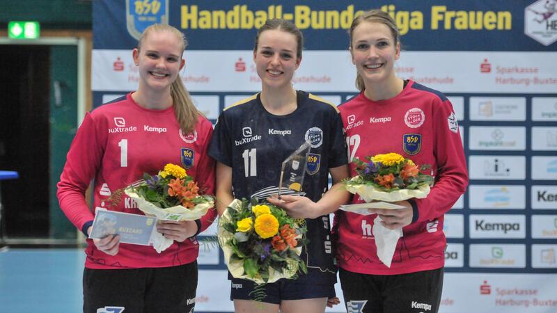 Die Spielerinnen der Saison (von links): Laura Kuske, Isabelle Dölle und Marie Andresen.