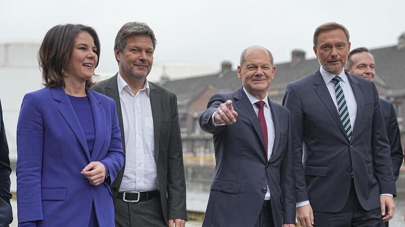 Eineinhalb Jahre bis zur Wahl: Was wuppt die Ampel noch? Die Spitzen der Ampel-Koaliton: Außenministerin Annalena Baerbock (v.l.), Vizekanzler Robert Habeck, Bundeskanzler Olaf Scholz und Bundesfinanzminister Christian Lindner.