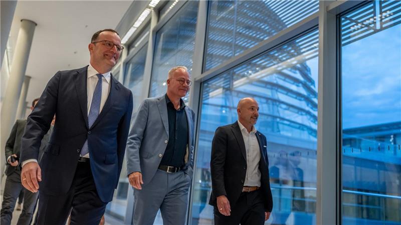 Die Spitzen der Koalitionsfraktionen sind erleichtert über gelungene Richterwahl. 