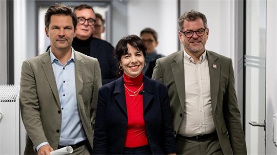 Die Spitzen von Linke, Grünen und SPD haben ihre Sondierungen zur Regierungsbildung erfolgreich abgeschlossen.    