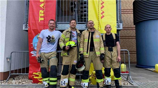 Die Sportler der Sportgemeinschaft Fishtown Fighter der Feuerwehr Bremerhaven Nico Kleinert, Michael Bartmann, Mathias Gahl und Michael Seeberger (von links).Foto: Feuerwehr Bremerhaven