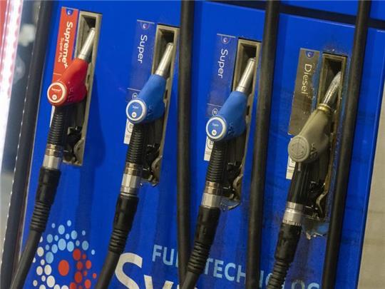 Die Spritpreise in Deutschland sind auf Rekordwerte gestiegen. Foto: Peter Kneffel/dpa