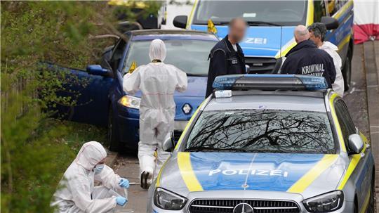 Die Spurensicherung war am Sonntag noch vor Ort.